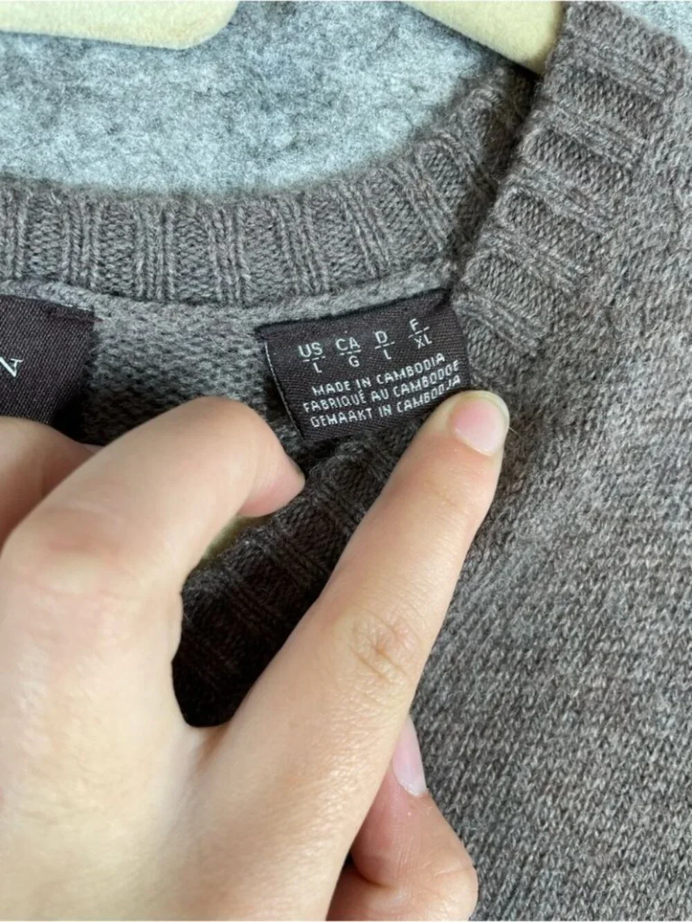 Black Brown 1826 Lambswool Blend V-Neck Sweater Brown Large Classic Casual Fall
